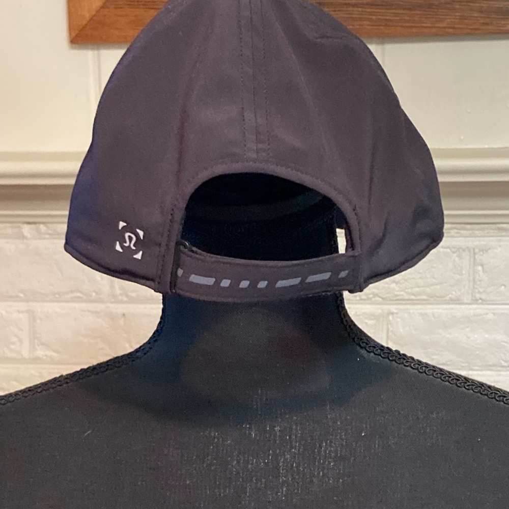 Lululemon  Athletica Black Adjustable Athletic Cap - Reflective Detail